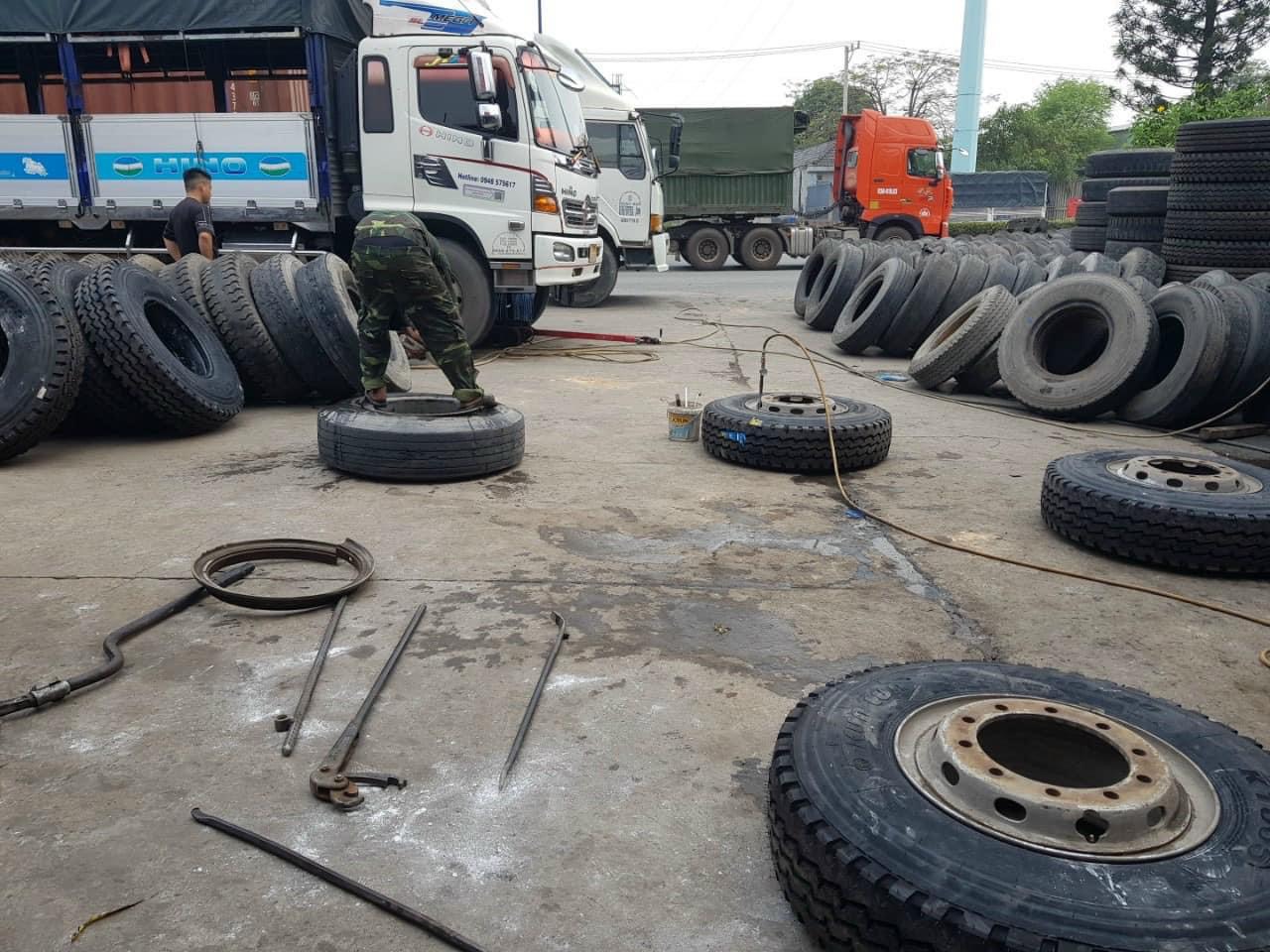 CÔNG TY LỐP XE CỬU LONG THIÊN VÁ VỎ ĐÊM TẠI DĨ AN - BÌNH DƯƠNG